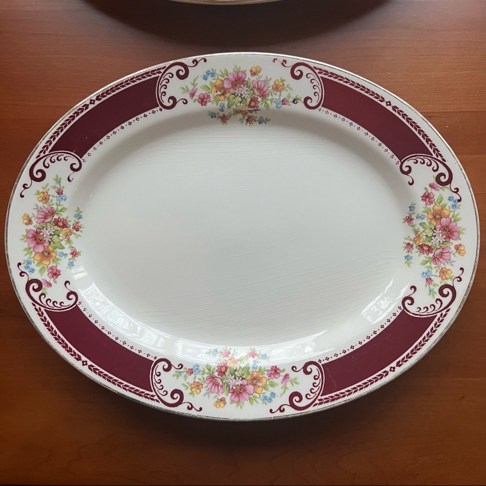 MEDIUM VINTAGE HOMER LAUGHLIN PLATTER